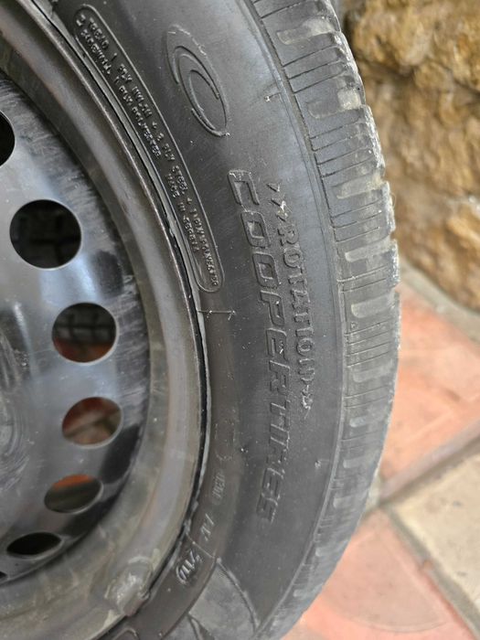 Doua cauciucuri de iarna  +janta