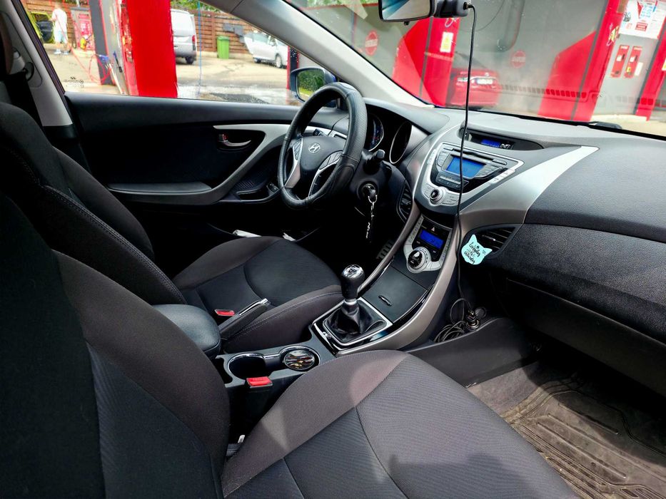 HYUNDAI Elantra 2012 — imagine 3