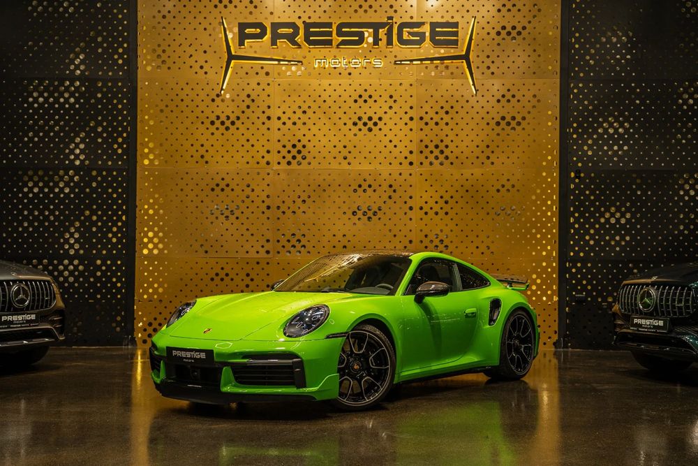 Porsche 911 Porsche 911 (992) Turbo S Pythonic Green, (Pret de lista 330.000Euro)