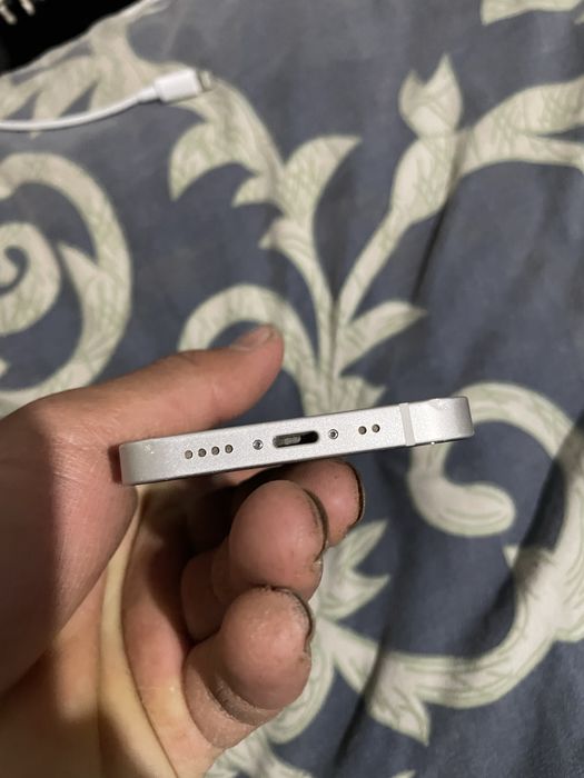Iphone 12 ideal holatda