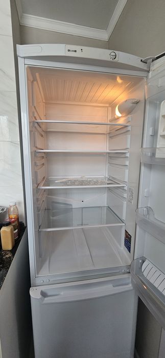Холодильник б/у в отличном состоянии