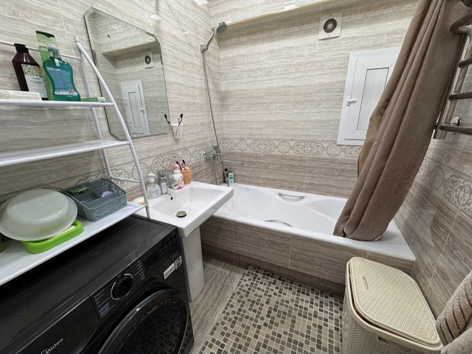 Квартира в центре 4/6/9. 96м2. Срочно Ойбек метро Ипотека возможна