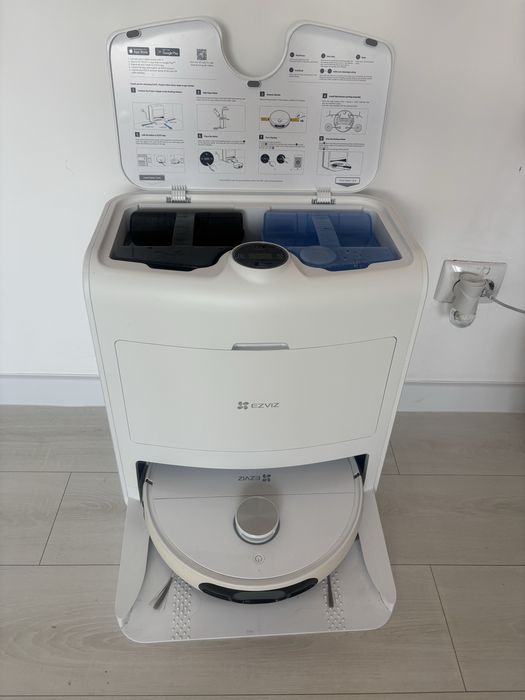 EZVIZ RS2 – Aspirator robot cu stație automată de spălare și golire | Stare foarte bună