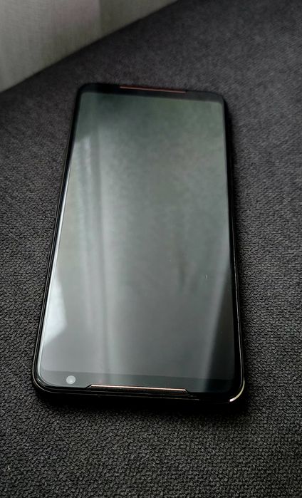 Asus rog Phone 2 model ZS660KL