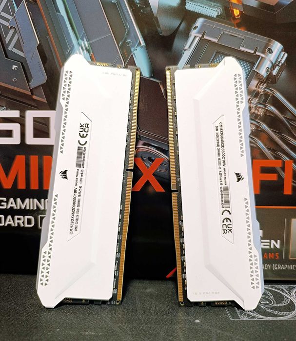 Рам 32GB (2x16GB) DDR4 3600MHz Corsair Vengeance RGB PRO SL White