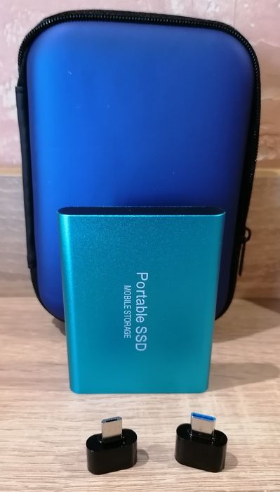 Външна памет 1TB(1000gb) + преходници за смартфон + несесер