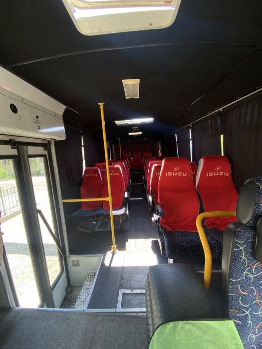 Isuzu sotiladi avtobus