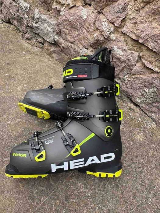 Продавам ски комплект на HEAD