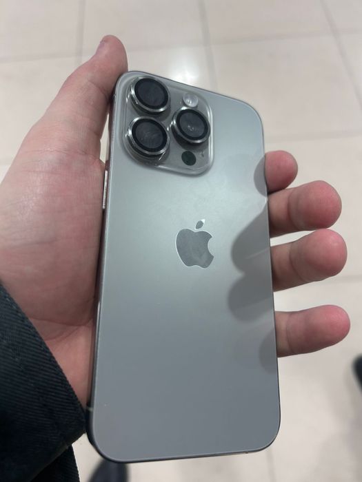 Iphone 15 pro почти новый