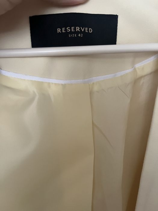 Жълто сако RESERVED