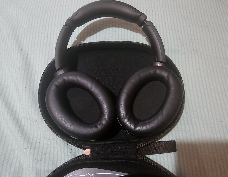 Наушники  Sony WH-1000XM4