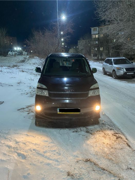 Продам Тойота Вокси