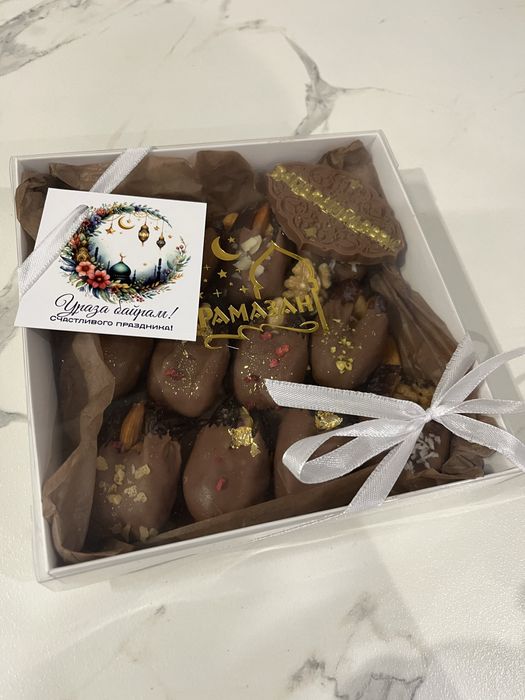 Финики с начинкой в шоколаде