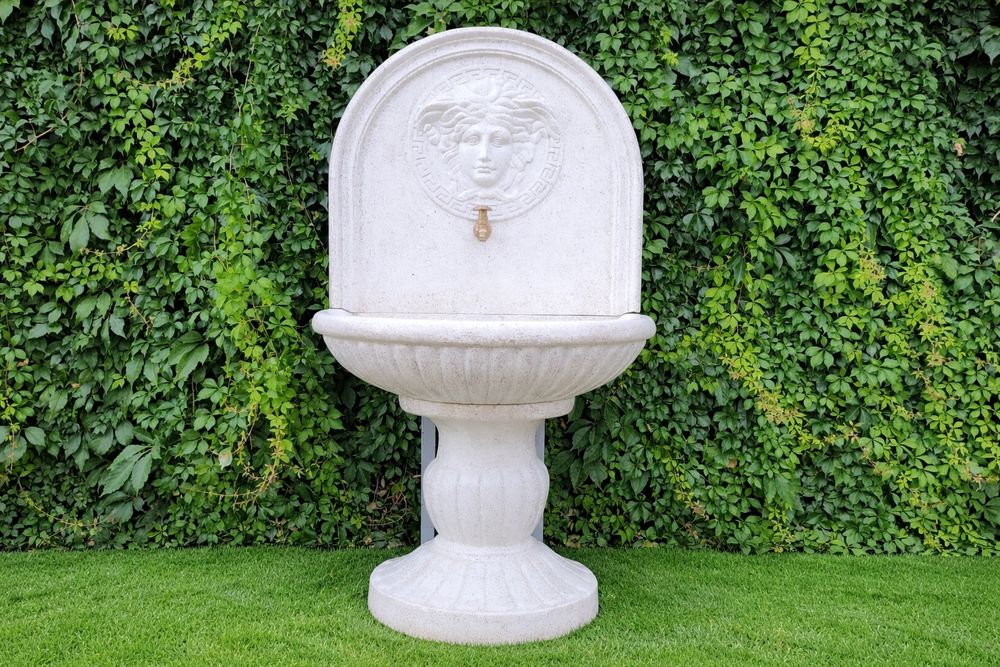 Уникални градински чешми– придайте стил на двора си