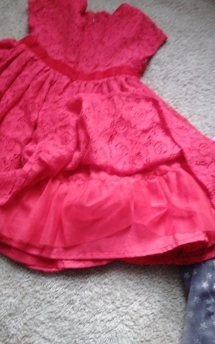 Рокля дантела  и пола