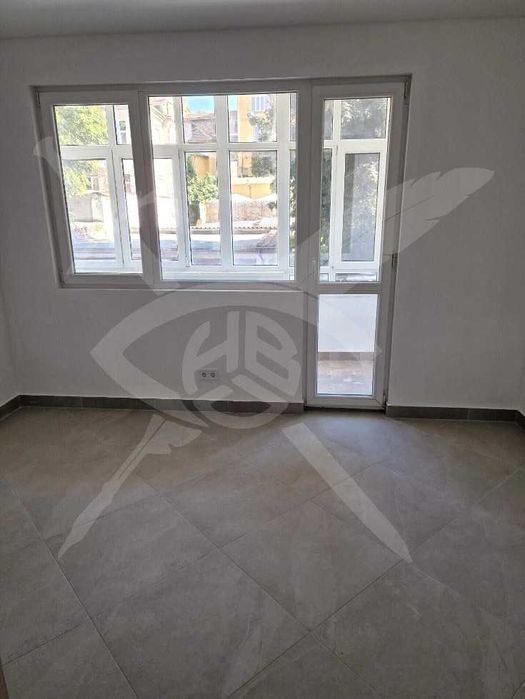 Дава се под наем Офис в Пловдив, Център - 100 кв.м за 1196.97 € - Снимка #1