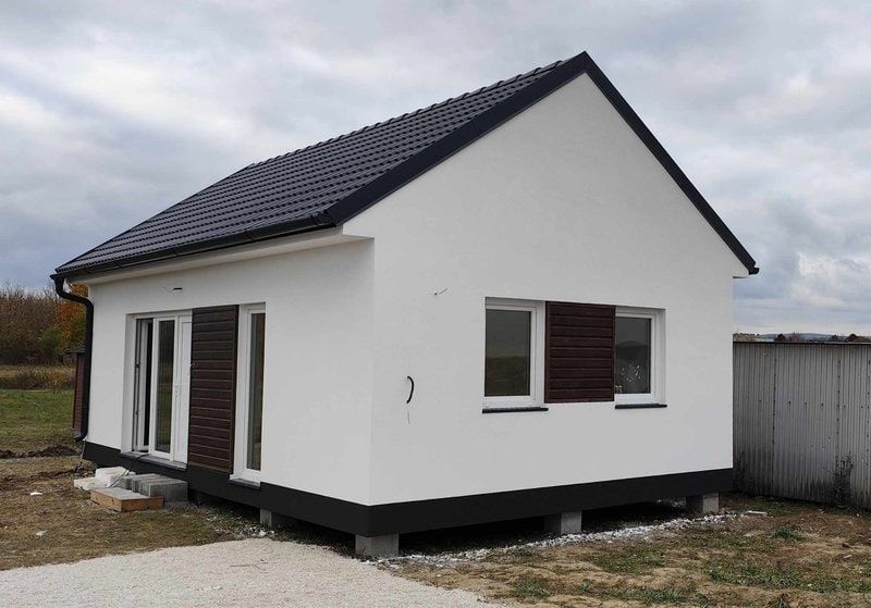 Vand case pe structura metalica din panouri sandwich termoizolante