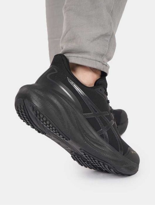 Термо кроссовки Gore-Tex, подошва Vibram, сезон осень-зима-весна, р 40