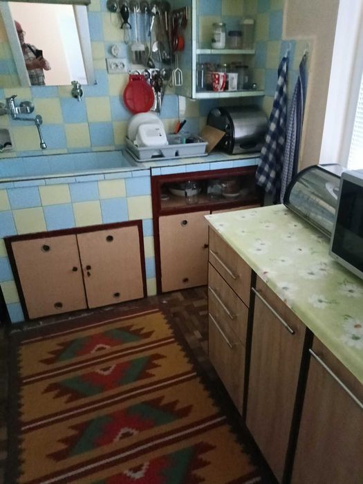 284-Продава се етаж от къща с гараж в с. Стражец