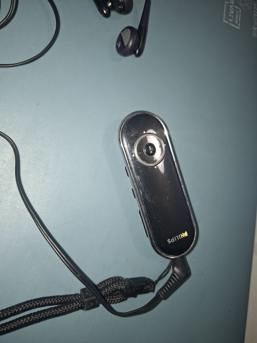 Philips GoGear, 2 GB, MP3 Player, FM radio, Plug & Play  USB Direct