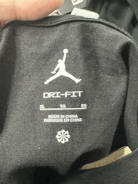Продам футболки от Jordan Medium