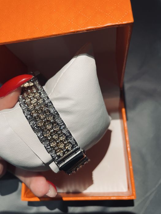 Луксозен дамски часовник с камъни – нов със зелен циферблат 42мм