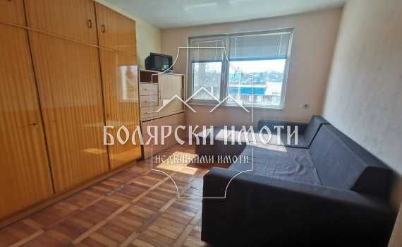 Дава се под наем Двустаен апартамент в Велико Търново, Център - 35 кв.м за 178.5 € - Снимка #2