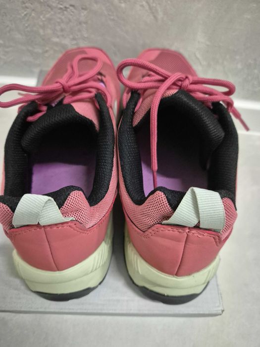 Намалени! Дамски маратонки adidas terrex