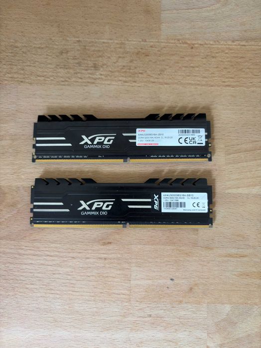 16GB RAM DDR4 XPG Gammix 3000MHz CL16