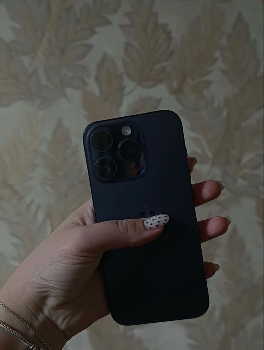 Продаю iPhone 15 pro