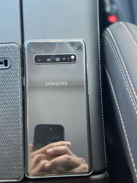 Samsung s10 в отличном состояний