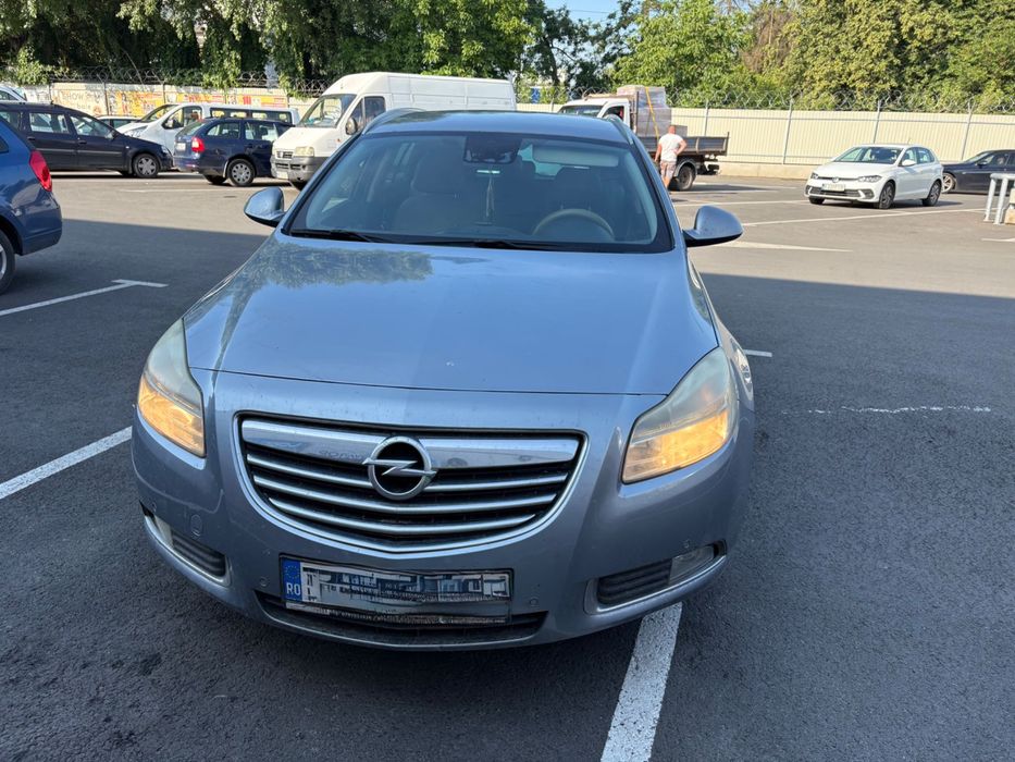 Vând Opel Insignia