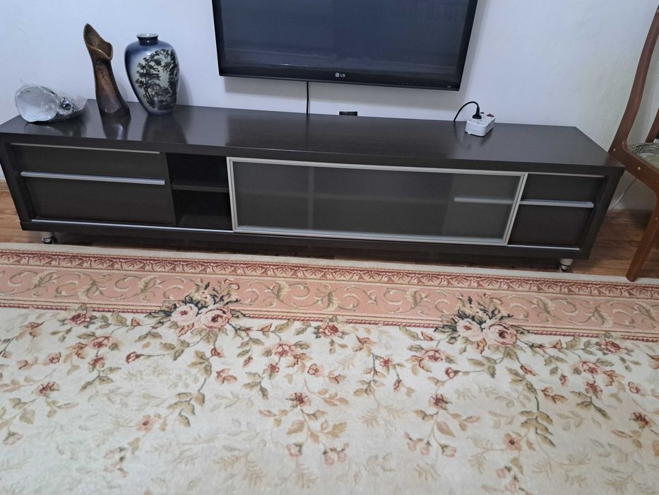 Тумба под телевизор продам