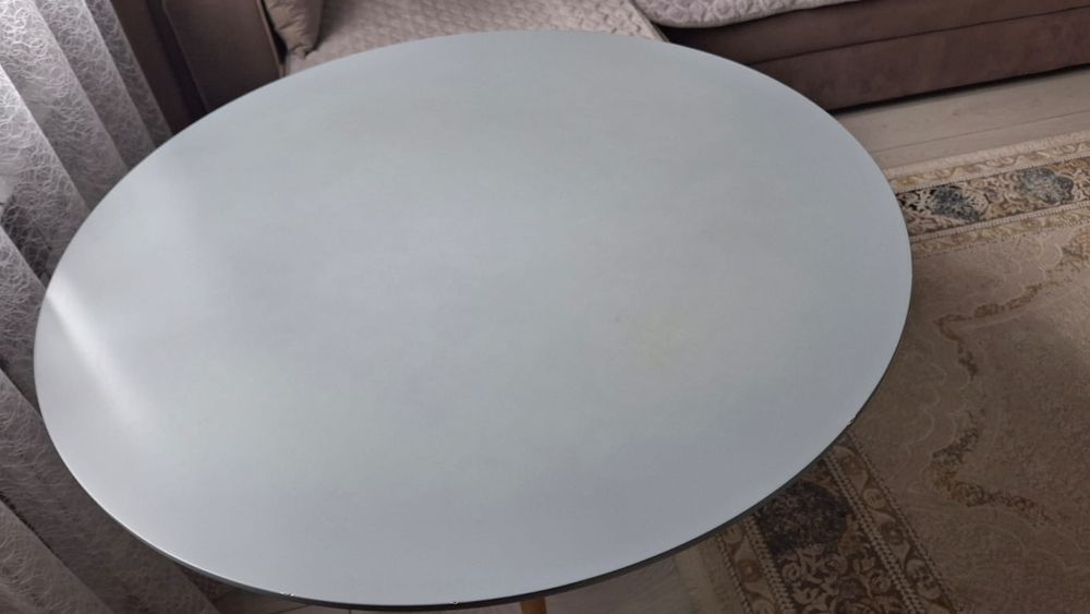 Стол круглый деревянный