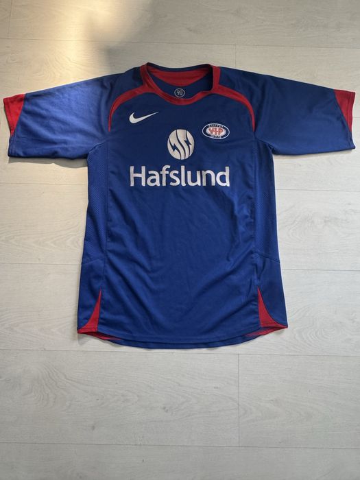 Футболни екипи