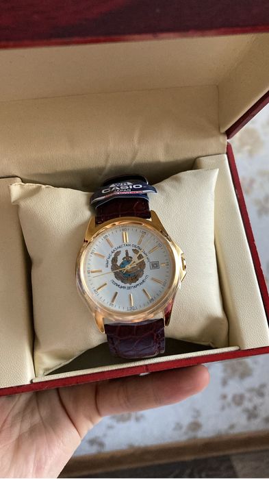 Часы Casio кварцевые