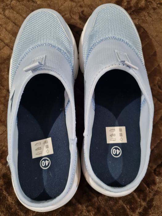 Продам кроссовки