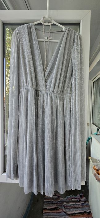 Rochie dama, argintie, eleganta, mâneci despicate, fluida, M-L