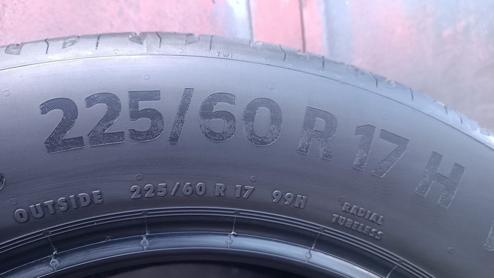 225/60/17 Continental