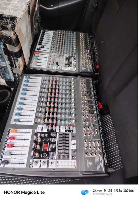 Mixere audio, boxe,basi,lumini ,echipamente