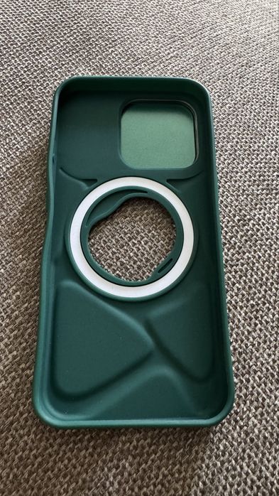 Модерен магнитен калъф с отвор за лого за iPhone 13 Pro