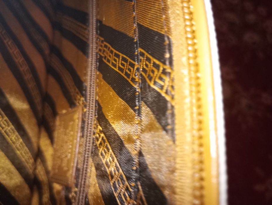 Geanta eleganta noua .