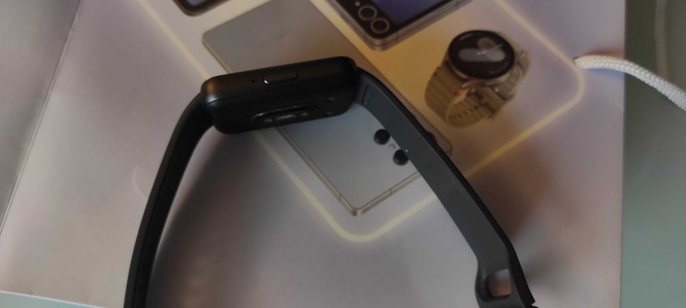 Samsung Galaxy fit 3 gray