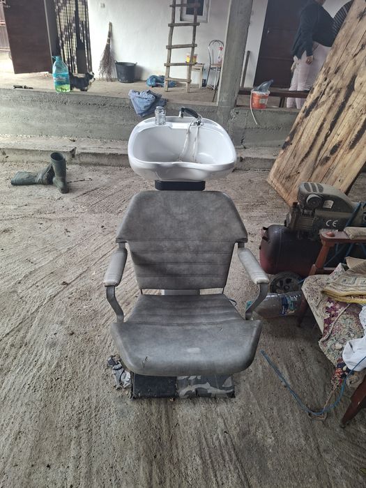 Vand scafa plus 2 scaune de salon