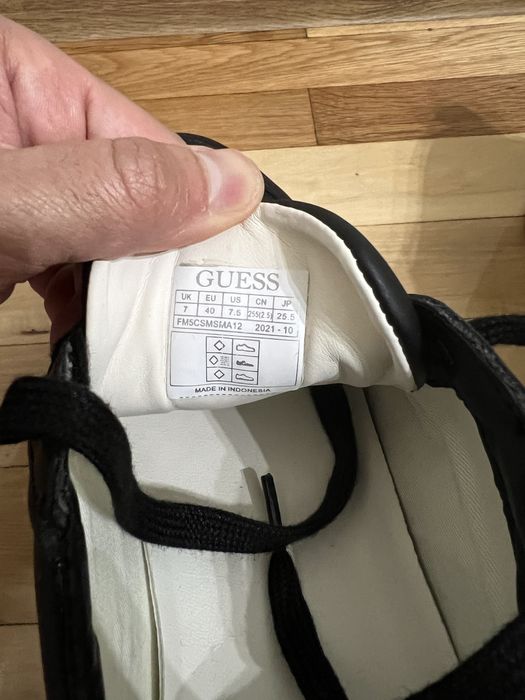 Продавам кецове Guess