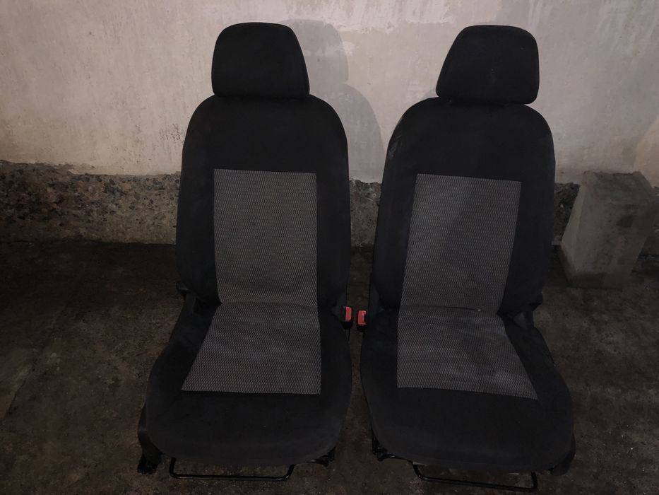 Сиденья Поло передние