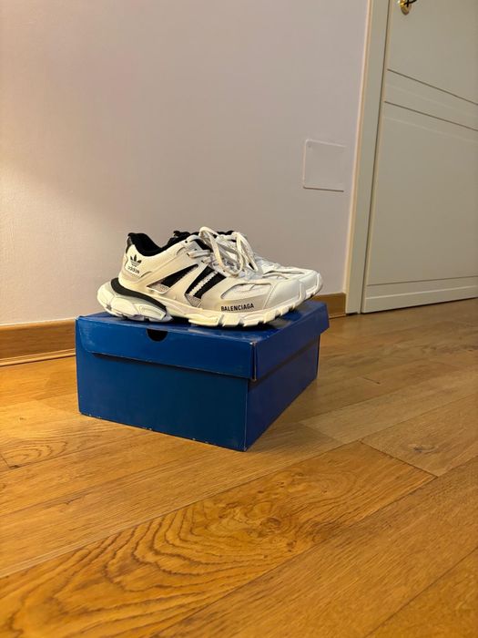 Balnciaga track addidas