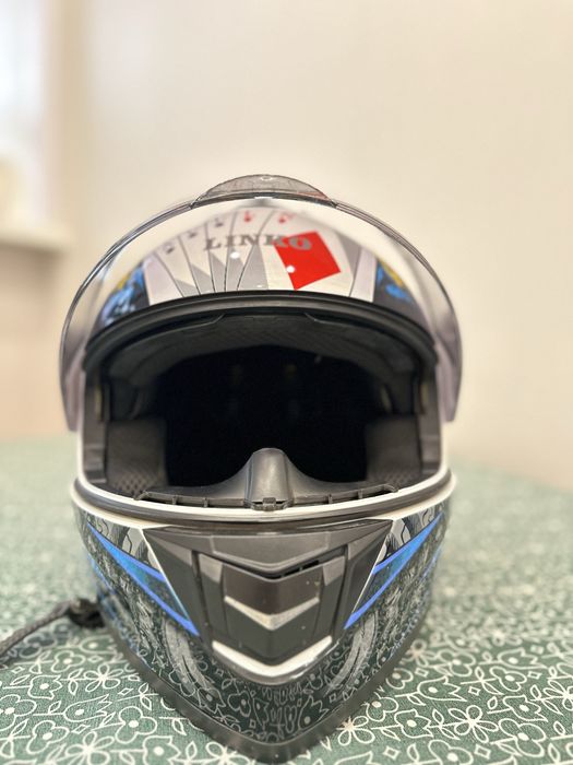 Продам мотошлем в отличном состоянии