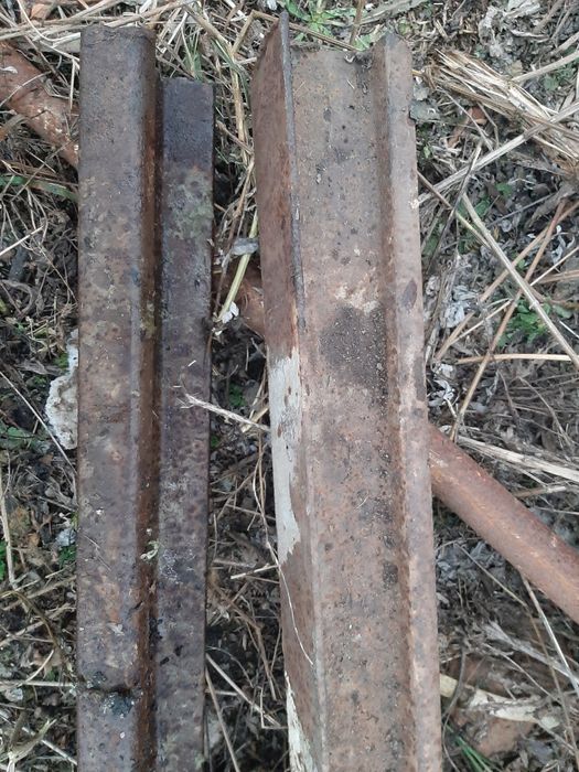 Продам рельсы 4 штуки по 6 метров и трубы
