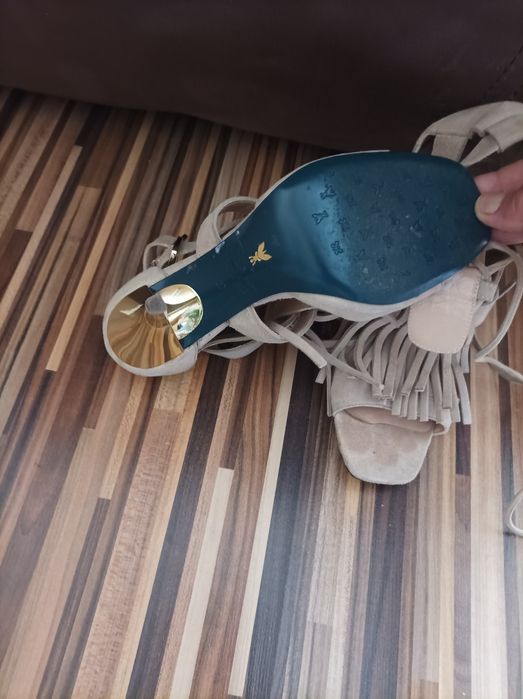 Летни сандали на Guess Patricia Pepe